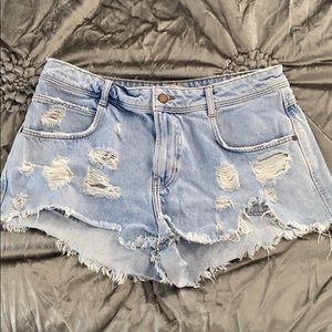 Zara mid rise denim shorts